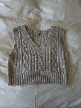 Cable Knit V-Neck Sweater Vest - Beige